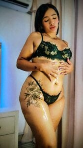 DashaFoxxx Slippery, shiny and ready to tease you 😍 Pic