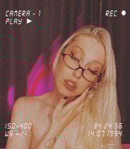 Liya_Liss Old Camera 📸 Pic