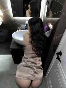 MiaBlisss_ Bathroom Pic 2