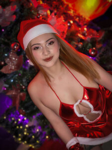 Emmily_Walker Unwrap Me Slowly 🎁 Pic 3