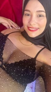 You are all that I want 😈 de ShanaJamil  2 Imagens