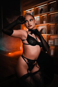 Chloe_GraceeX Public Pic 7