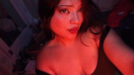 Angel_Whiteth Public Pic 3