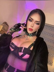 Premium_Womanhood LOOK INTO MY EYES Foto 3