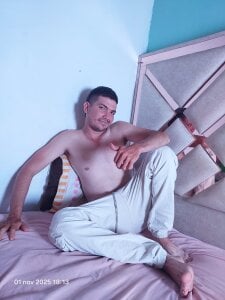 damian_0490 casual Pic 4