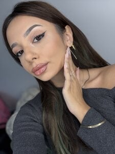 Aisha_Bee Feeling cute Pic 5