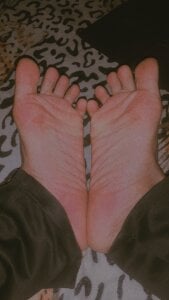 sammyfox97My feet 😜🦶照片