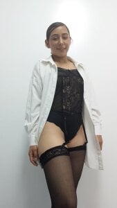 _karla_Brunette_ Public Pic 3
