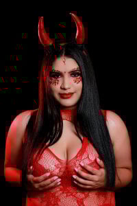 NiaWatsonn Halloween Pic 5