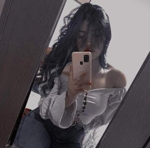 Samantha_collins_2 Public Pic