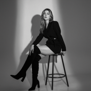 Vanessa_WaltersBlack and white图片