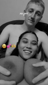 SugarAndSpiceXXXX Grabbing on some sexy Tits😈😋 Billede