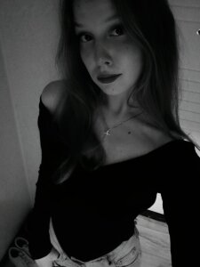 DianaFrosto Public Pic 3