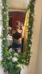 Terra_sunlight i like mirrors 🌵🌷 Pic
