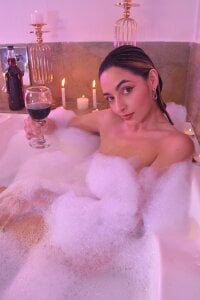 A drink with me de MelissaMoore_  4 Imagens