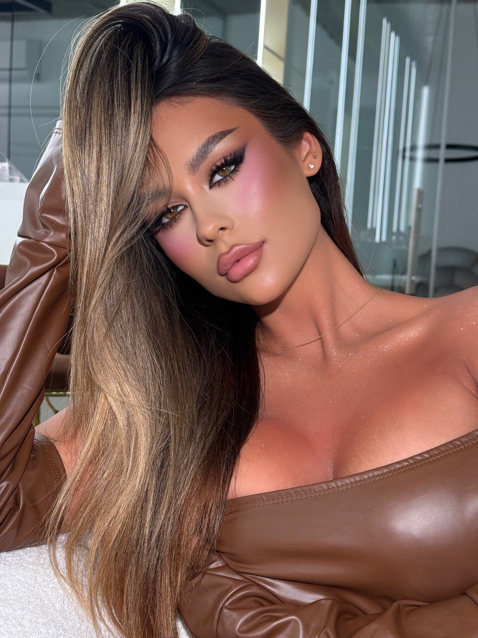 24歳スペイン美女YasmineShaw