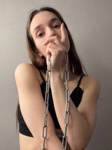 PetraHambelton Catch my gaze if you can Pic