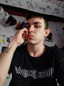 themaykiin18 Nice poses, but the face doesn't help. Pic 3