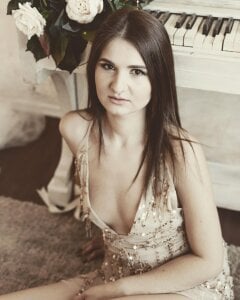 Ally_Kristin Public Εικόνα 5