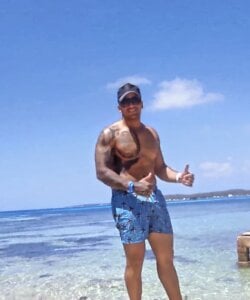 Santiago_hot19 Public Pic