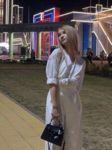 VikkiWittel A Little Closer Bilde