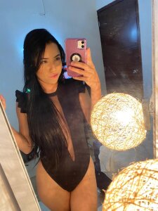 Alanasmitt Me ❤️ Pic 4