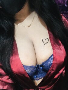 hijabgirl19 Public Pic 2