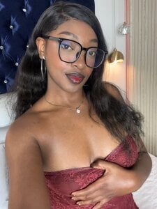 YallianaBrooks I can be sweet... or quite the opposite 😈 Immagine  7