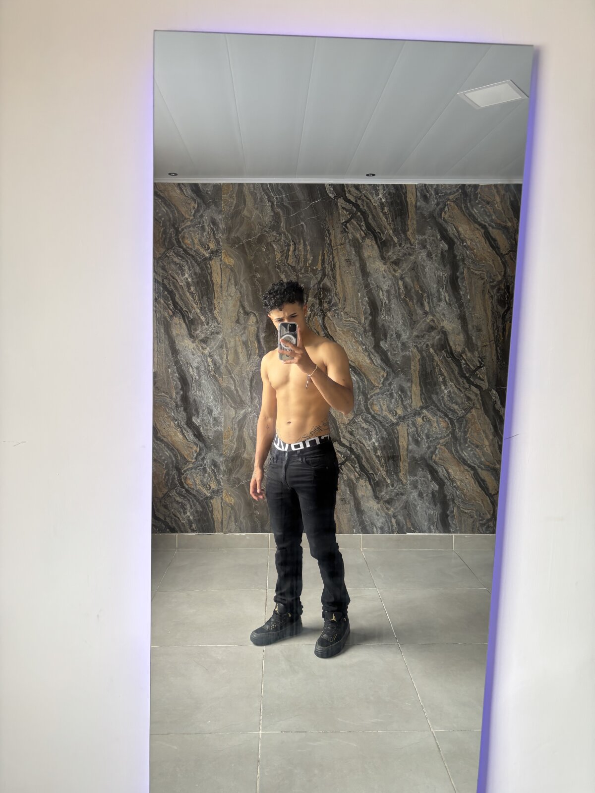 Трендове зображення  3551 _Alex_Colton