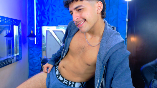 Being Flirtatious hehe 🥰 de Alan_Del_Reyx  9 photos