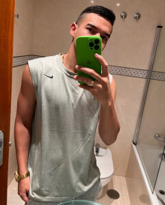 Hot_Dante Public  2টি ছবি