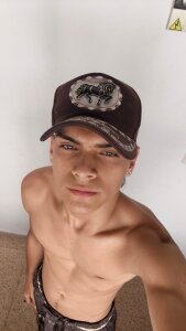 dominant_boy1 Public Pic 4