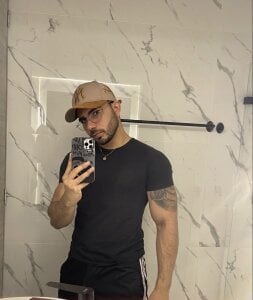 adamhairy your sexy hot latin boy зображення 3