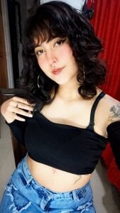 ManuelaJones_ Just me Kuva 2