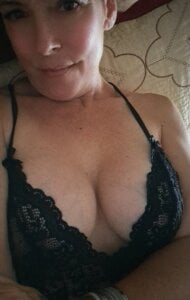 NAWTYClassyBritMILF Public Pic 9