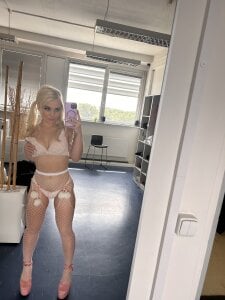 ellieshou