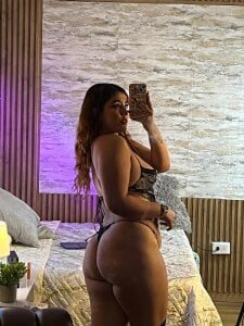 AdelaTaylor Do I look pretty in my black lingerie? Wouldn't I look prettier without it?🔥 Pic 5