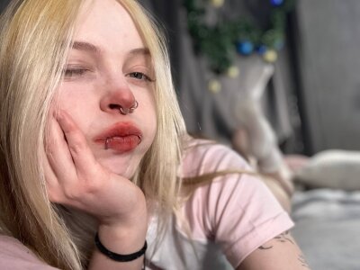 ElvenQueen Me without makeup Pic 2