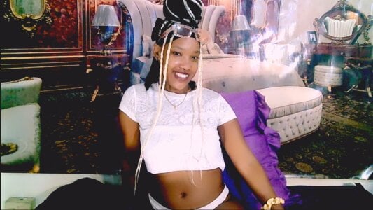 EroticSexyPrada Public Pic 4