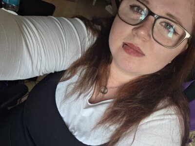 NaughtyNiia Public Gambar