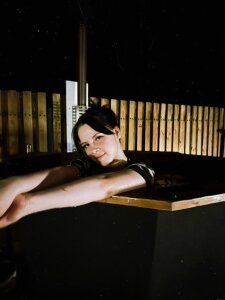 CrystaSvendsen Public Pic 4