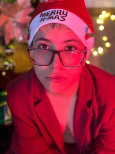 ArielFoster Christmas Pic 5