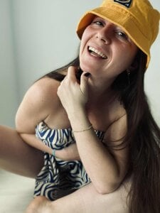 CallMeHazelll me Pic 2