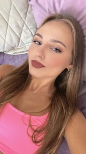 MelissaMelrey 🩵🤍💎 Pic 2