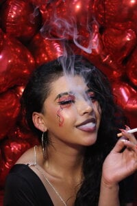 Devil_AliceXo smoking on Valentine's Day 🚬 사진