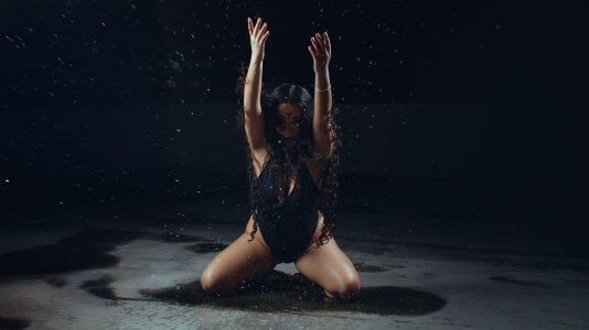 BellaSwwan Dark Whispers Pic 6