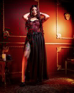 I don't usually like modeling, but anything for you guys. de Tiffany_sander  photos