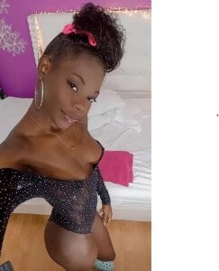 pervert_shydoll1 Public Pic 4