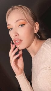 Grace_Glend Public Pic 4