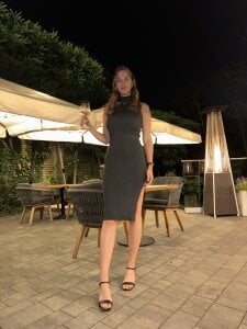 Ariana_Weinn Public Pic 8